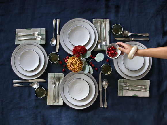 https://www.jonopandolfi.com/cdn/shop/files/HOLIDAY_PLACE_SETTING_OF-2_580x.png?v=1681145557